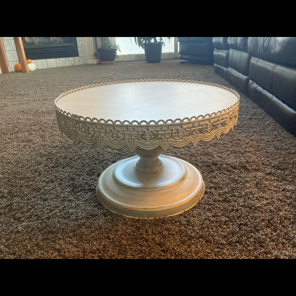 Litton Lane Whitewashed Farmhouse Cake Stand